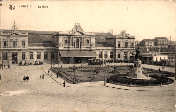 Postcard Louvain Leuven Flemish Brabant, train station, statue, passers-by, building, garden