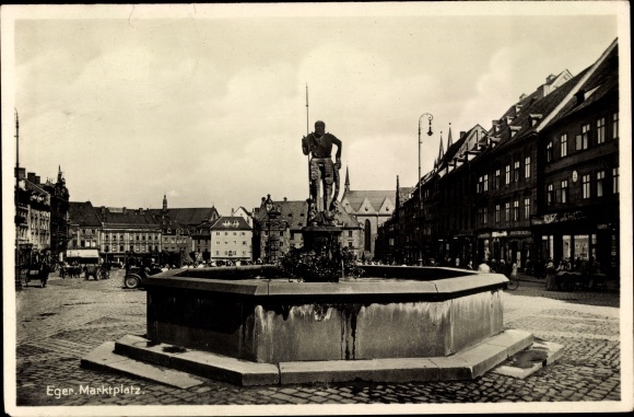 Ak Eger Reg Karlsbad, marktplein, fontein, winkels, gevels van huizen