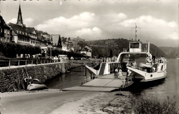 KP St. Goar am Rhein, prom samochodowy, port, architektura, krajobraz, fotografia czarno-biała