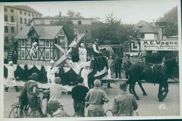 Photo Greiz in Thuringia, shooting festival, float of the millers, coal business