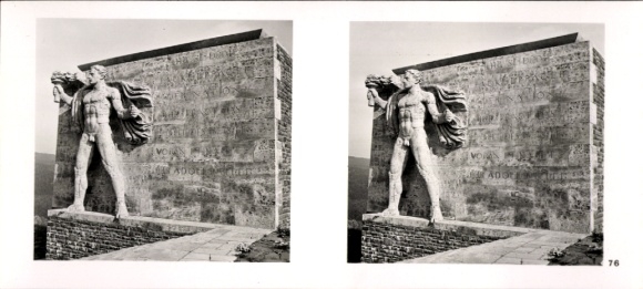 Stereo image photo "German Sculpture of Our Time", No. 76 Torchbearer, Ordensburg Vogelsang