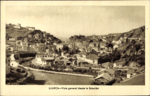 Ak Luarca Asturias, algemeen beeld vanaf het treinstation