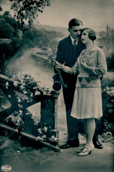 Record Album Weco Tonbild, lovers, bridge decorated with flowers