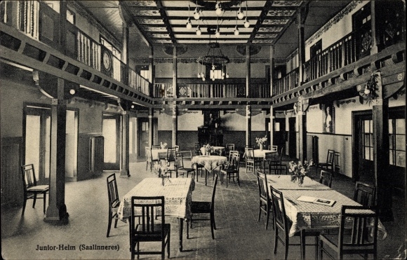 Ak Selters in de Westerwaldkreis, binnenaanzicht van het junior home, hal met tafels en stoelen