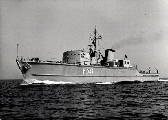 Postcard ship of the German Navy, Y 841, experimental boat Walther von Ledebur
