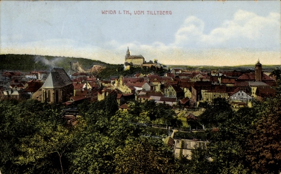 Ak Weida in Thüringen, Stadtansicht, Tillyberg,  Architektur, grüne Umgebung