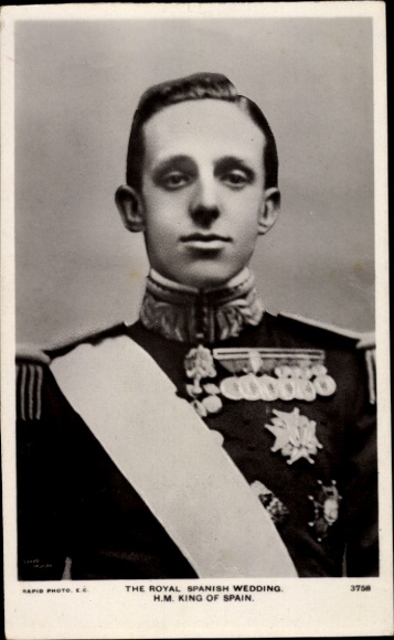 Ak König Alfons XIII. von Spanien, Portrait in Uniform