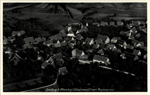 Ak Spielberg Altensteig im Schwarzwald, Luftaufnahme von Spielberg, Schwarzwald, Wohnhäuser, Land