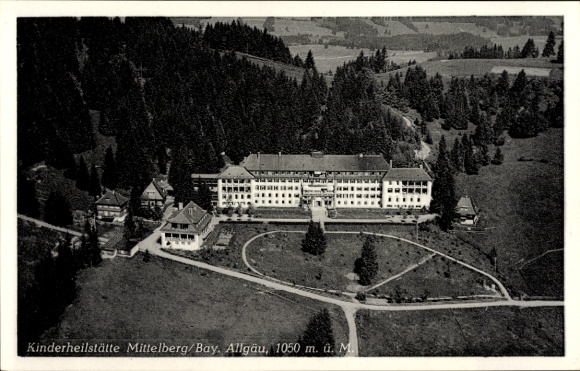 Ak Oy Mittelberg im Allgäu, Kinderheilstätte, Fliegeraufnahme