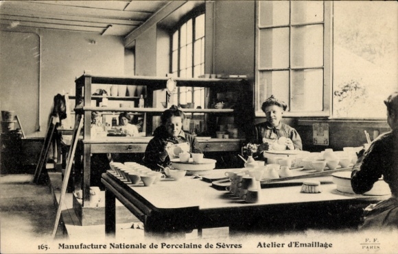 PC Sèvres Hauts de Seine, Manufacture Nationale de Porcelaine, Atelier d'Emaillage
