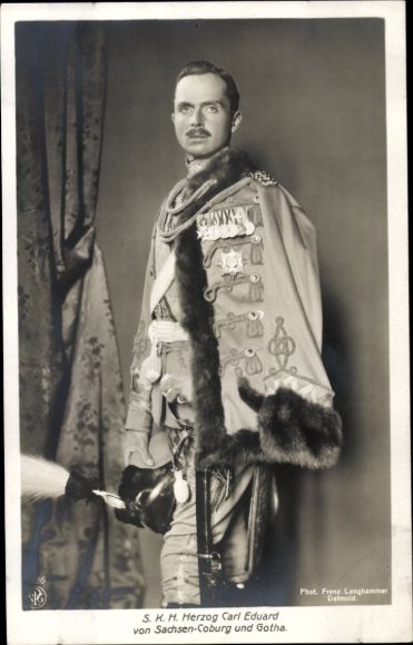 Ak Herzog Carl Eduard von Sachsen Coburg Gotha, Portrait in Husarenuniform