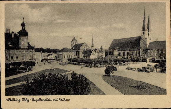 Ak Altötting in Oberbayern, Kapellenplatz mit Rathaus