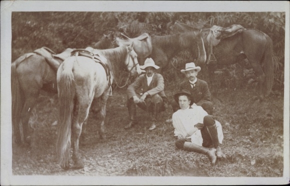 Photo Postcard Medellín Colombia, Three German riders with their horses
