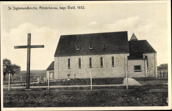 Ak Altreichenau Neureichenau Niederbayern, St. Sigismundkirche, buitenaanzicht, graven, kruis