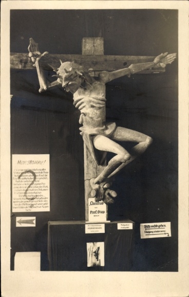 Foto Ak Ausstellung Entartete Kunst München, Christus, Lübecker Kruzifix von Ludwig Gies