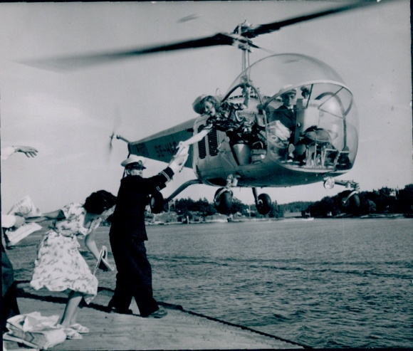 Photo helicopter, airplane, sailor