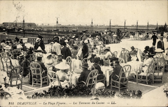 CPA Deauville La Plage Fleurie Calvados, Terrasses du Casino