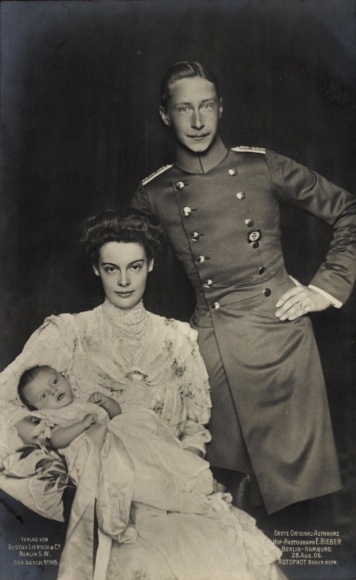 Ak Kronprinzenpaar, Kronprinz Wilhelm von Preußen, Cecilie, Erbprinz Wilhelm