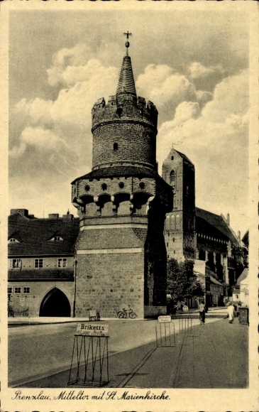 Postcard Prenzlau in the Uckermark, Middle with St. Mary's Church, briquettes, r tower