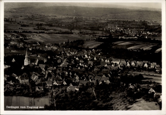 Postcard Derdingen Oberderdingen in Kraichgau Württemberg, aerial view of many roofs, church, country