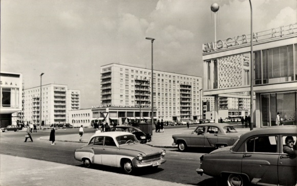 Ak Berlin Mitte, Karl-Marx-Allee, Kaffee Mockba, Autos