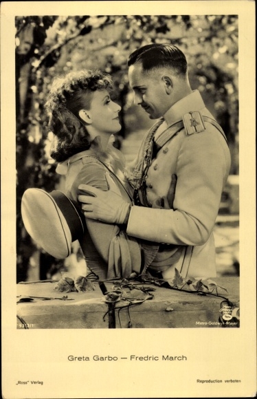 Ak Schauspieler Greta Garbo und Fredric March, Portrait, Ross Verlag 9313/1