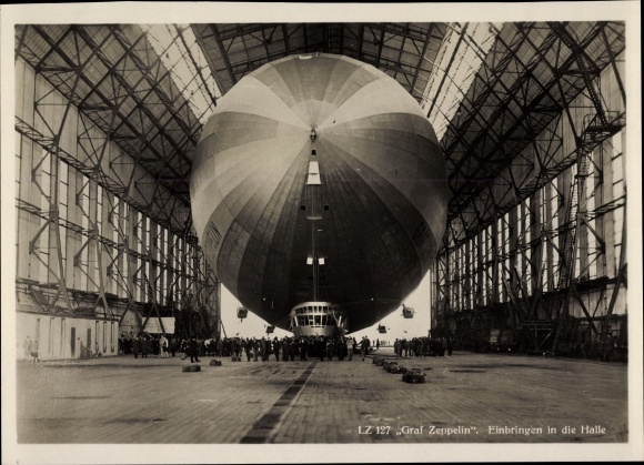 PC Friedrichshafen am Bodensee, Graf Zeppelin LZ 127, bringing into the hall, airship