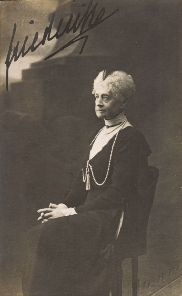 Postcard Princess Friederike of Hanover, portrait, autograph