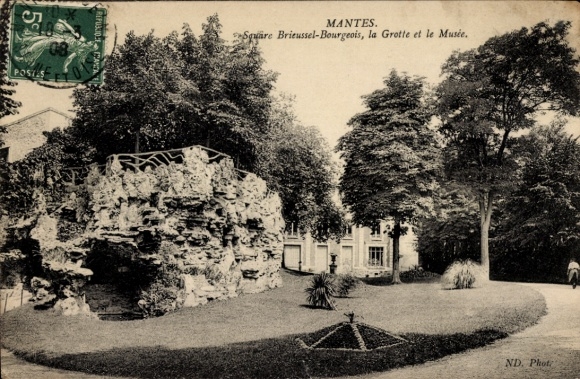 Ak Mantes-Yvelines, Square Brieussel-Bourgeois, Höhle, Museum