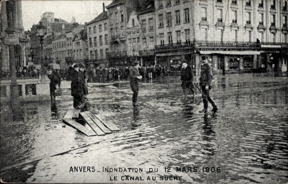 Postkaart Antwerpen Vlaanderen, overstroming, mensen in het water, houten planken, Canal au Sucre