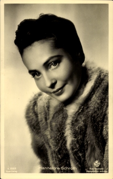 Ak Schauspielerin Hannelore Schroth, Portrait, Pelz