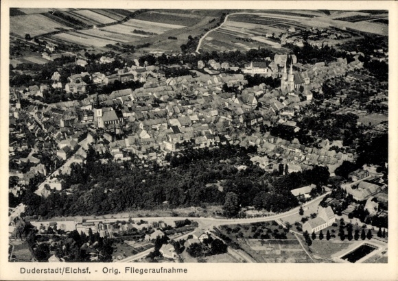 Ak Duderstadt im Eichsfeld, Luftaufnahme von  Stadtansicht, Gebäude und Landschaft