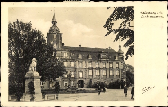 Postcard Oldenburg in Holstein, State Museum, building view, statue of a lion