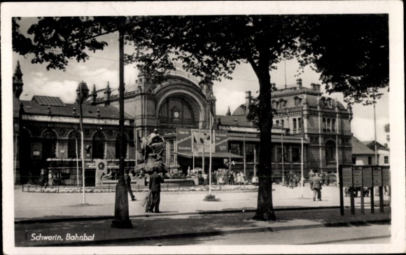 Ak Schwerin in Mecklenburg, Bahnhof