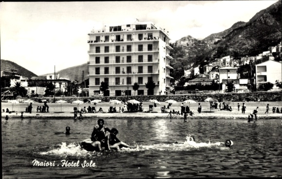 Ak Maiori Campania, Hotel Sole, Strand, Schwimmer, Berge, Menschen am Strand
