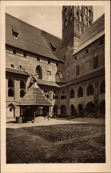 PC Malbork Marienburg West Prussia, cloister in the high castle