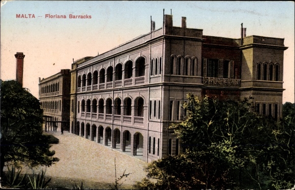 Postcard Malta, Floriana Barracks, barracks, exterior view of the building
