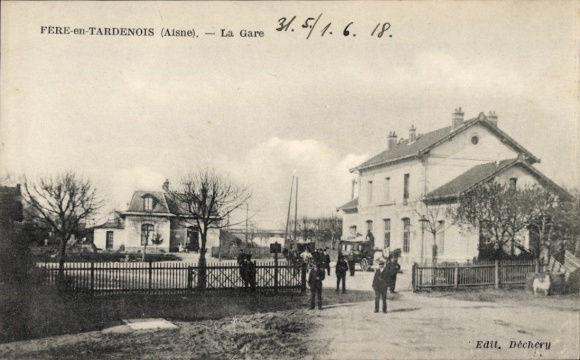 Postcard Fere en Tardenois Aisne, La Gare
