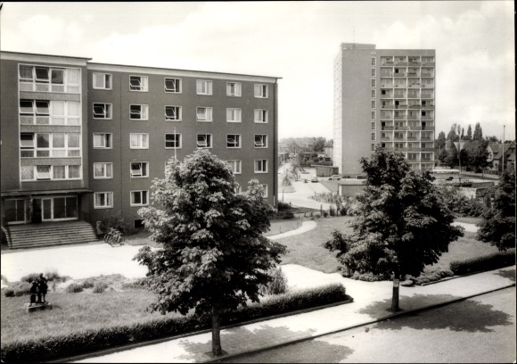 Ak Wolfen in Saksen-Anhalt, hoogbouw Thalheimer Strasse, leerwoning VEB Filmfabrik