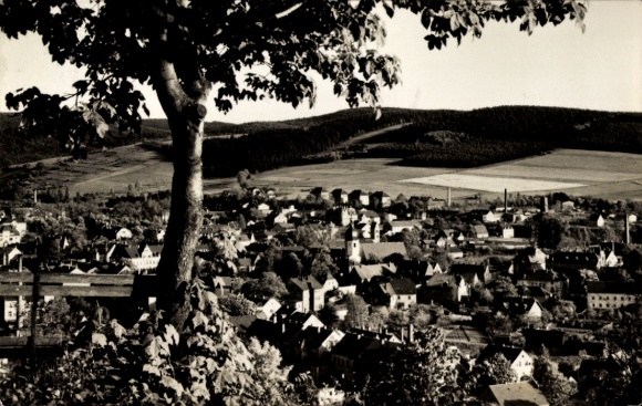 Ak Olbernhau im Erzgebirge, Blick auf  Erzgebirge, herbstliche Landschaft, Kirchengebäude