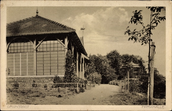 Ak Grünstadt im Kreis Bad Dürkheim, Blick auf die Parkhalle