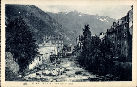 Ak Cauterets Hautes Pyrénées , Berglandschaft, Fluss, Gebäude, Bäume, klare Sicht
