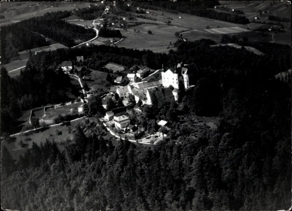 Ak Tittling im Dreiburgenland Niederbayern, Schloss Englburg, Fliegeraufnahme