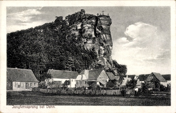 Postcard Dahn in the Palatinate, Jungfernsprung, rocks, houses, forest, clear view, sky