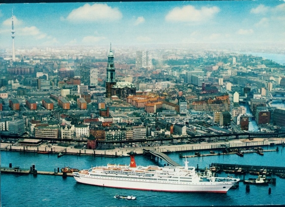 Giant PC Hamburg, bird&#39;s eye view, ship Hamburg Atlantic Line