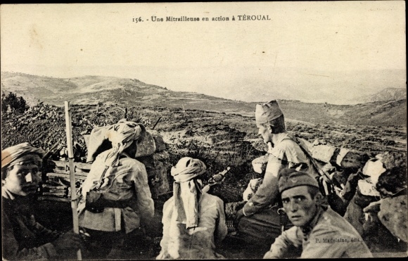 Postcard Teroual Marokko, A machine gun in action