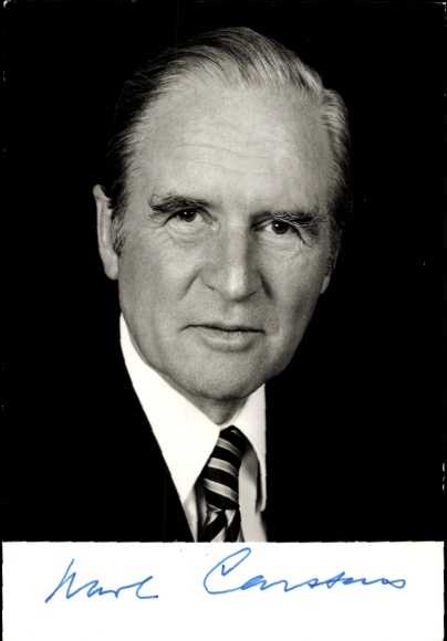 PC politician Karl Carstens, former Federal President, portrait, autograph