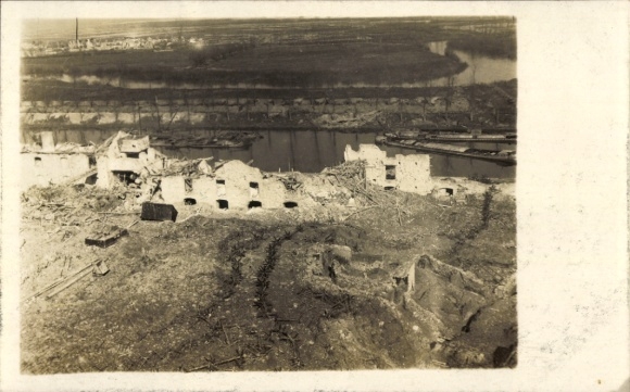 Foto Ak Berry au Bac Aisne, Kriegsschauplatz 1. WK, Gebäuderuinen