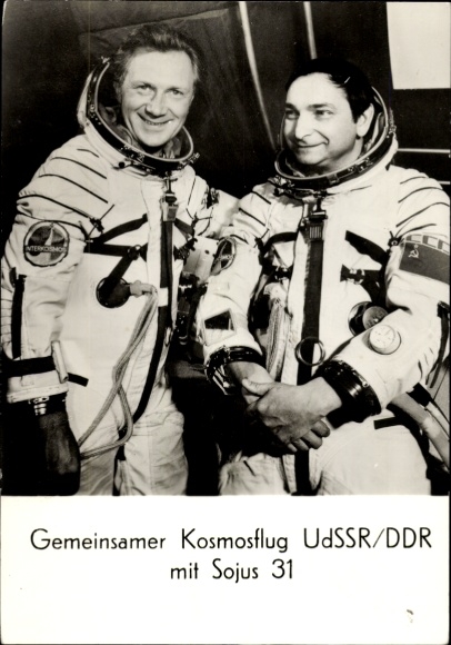 Postcard cosmonaut Sigmund Jähn, first pilot cosmonaut of the GDR, Valery Bykovsky, Soyuz 31