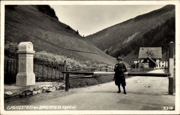 Postcard Gries am Brenner in Tirol, boundary stone, Brenner border